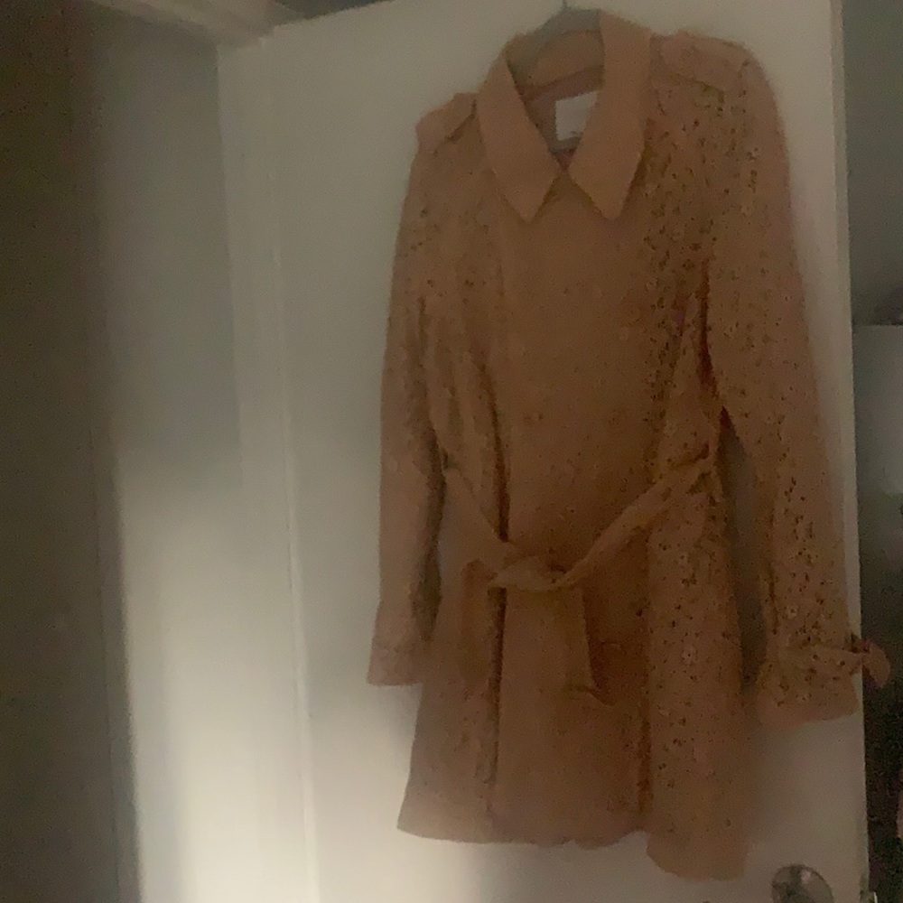 Piperlime Lace Trench coat - xl